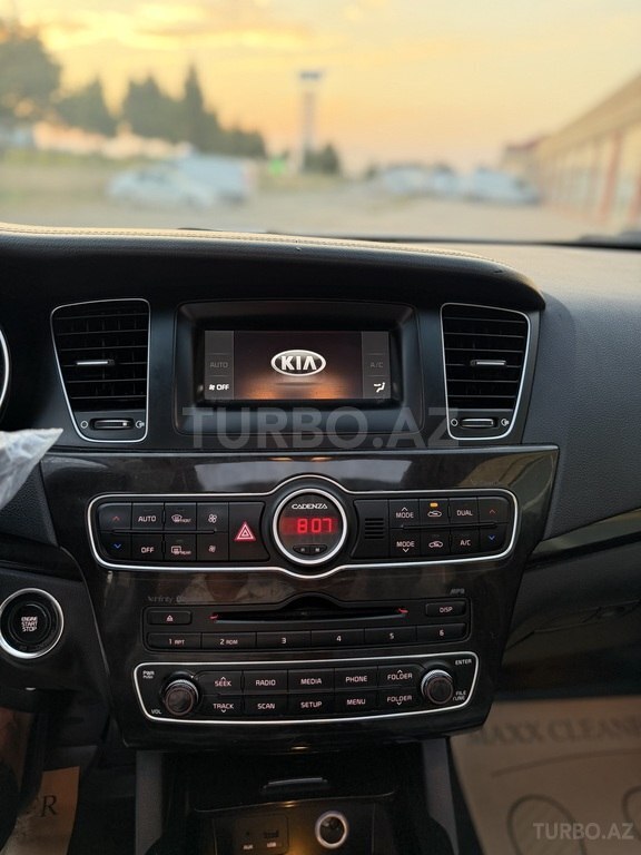 Kia Cadenza