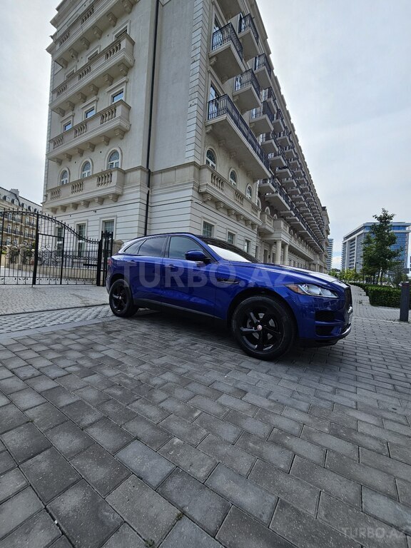 Jaguar F-Pace