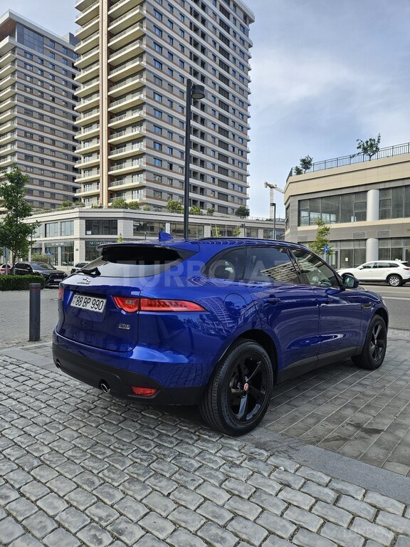 Jaguar F-Pace