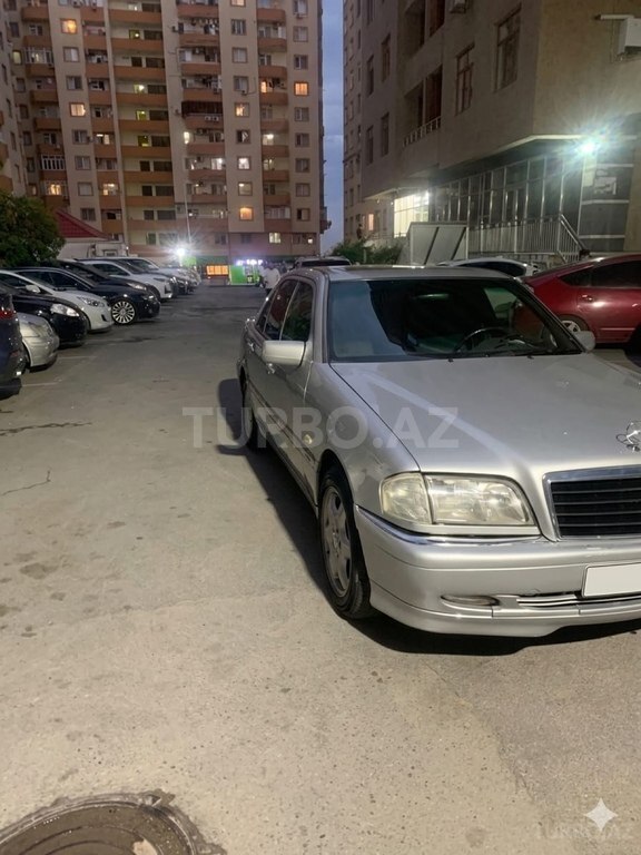 Mercedes C 180