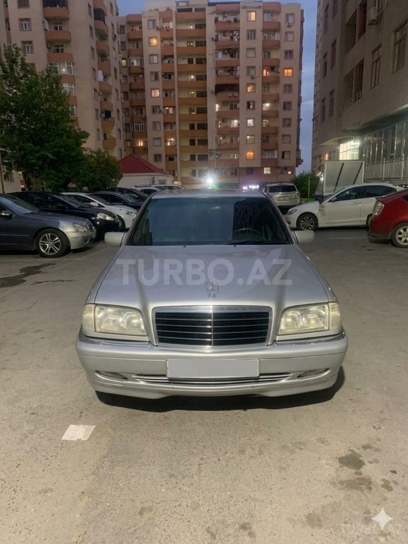 Mercedes C 180