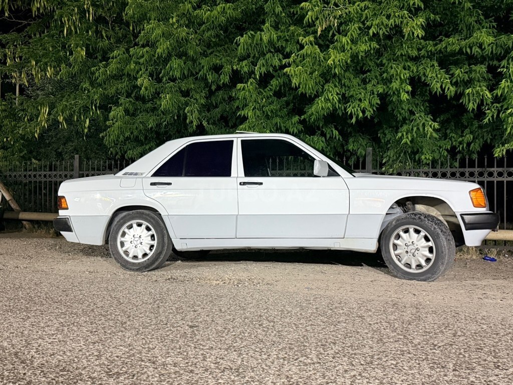 Mercedes 190