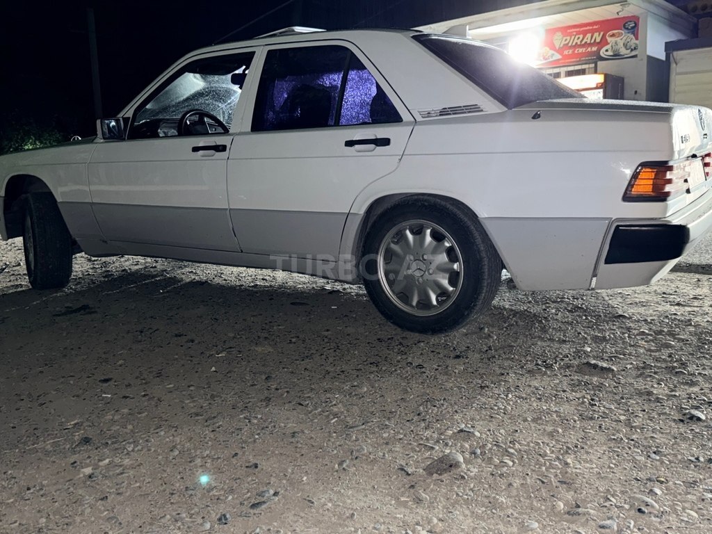 Mercedes 190