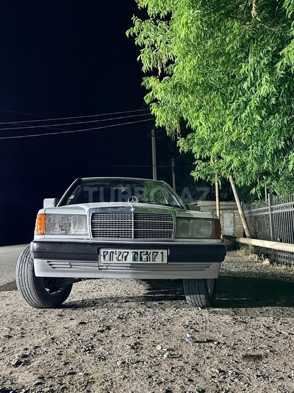 Mercedes 190
