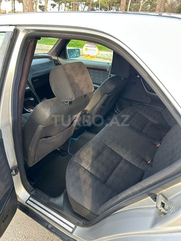 Mercedes C 200