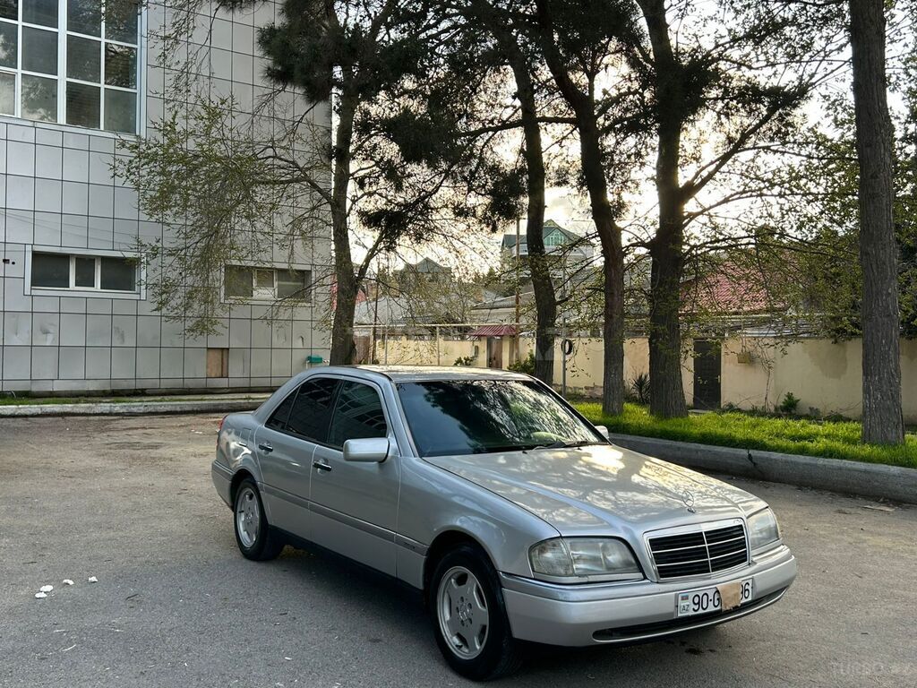 Mercedes C 200