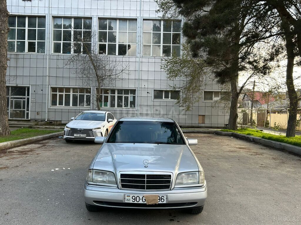 Mercedes C 200
