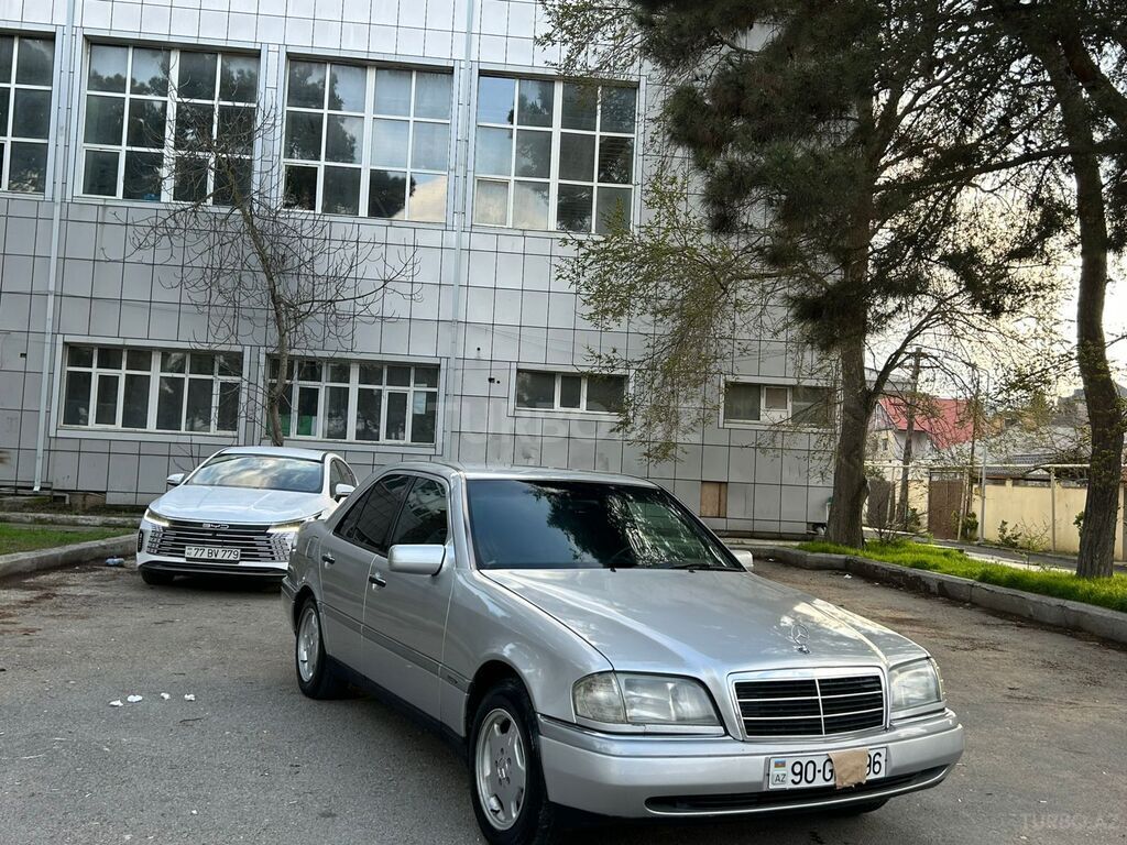 Mercedes C 200