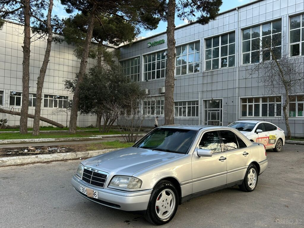 Mercedes C 200