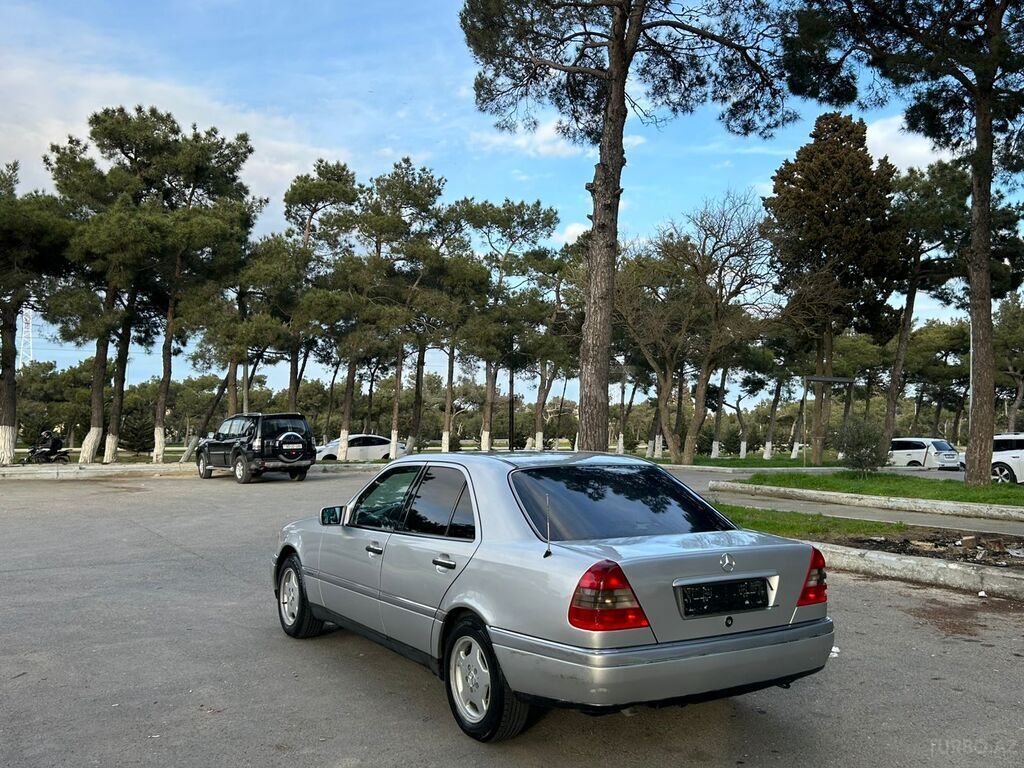 Mercedes C 200