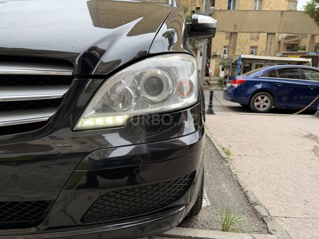 Mercedes Viano