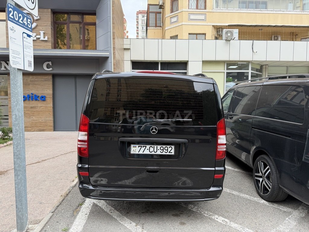 Mercedes Viano