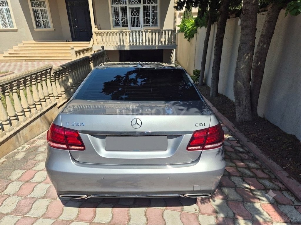 Mercedes E 250
