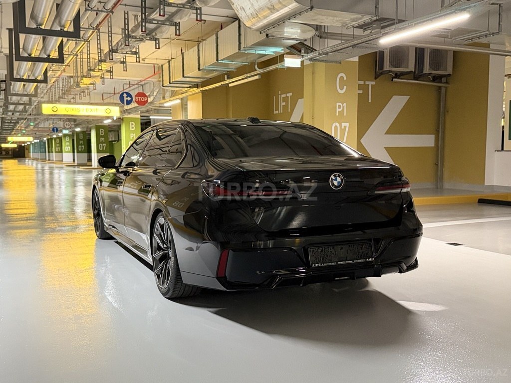 BMW 740