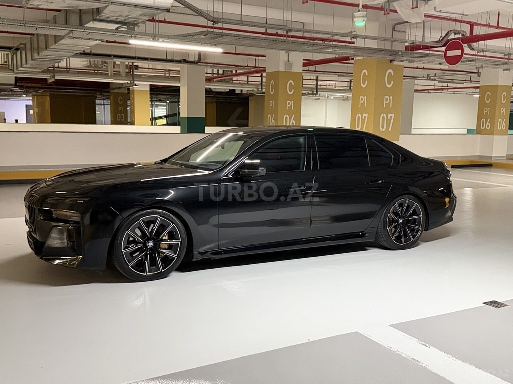BMW 740