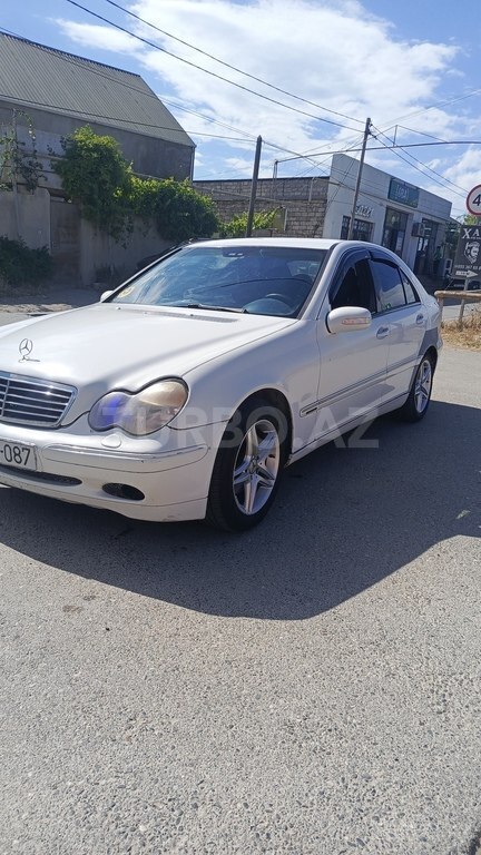 Mercedes C 200