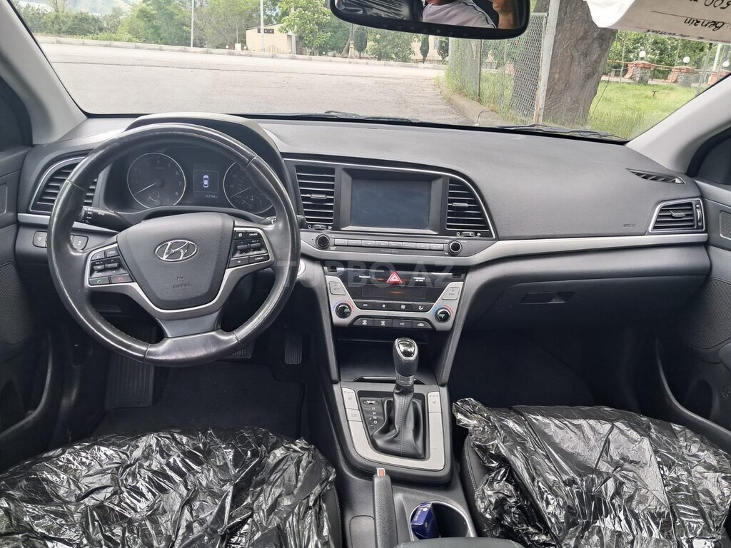Hyundai Elantra