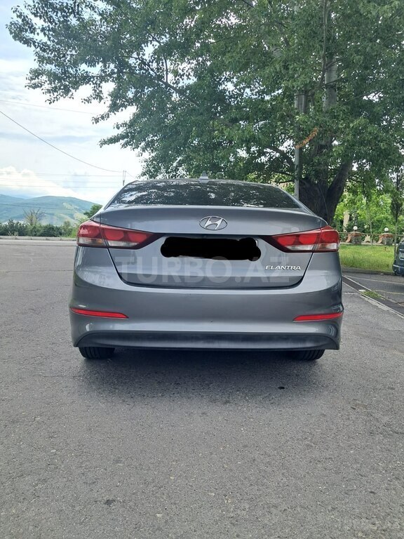 Hyundai Elantra