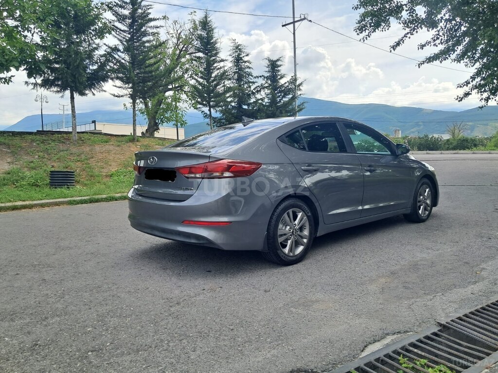 Hyundai Elantra