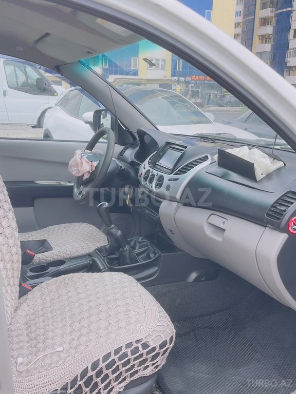 Mitsubishi L200
