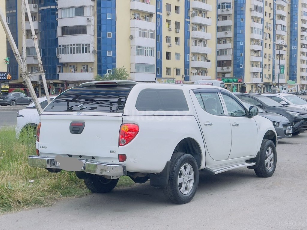 Mitsubishi L200