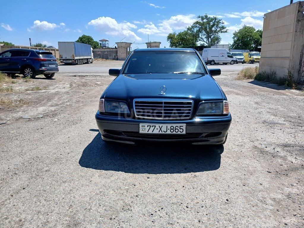Mercedes C 180