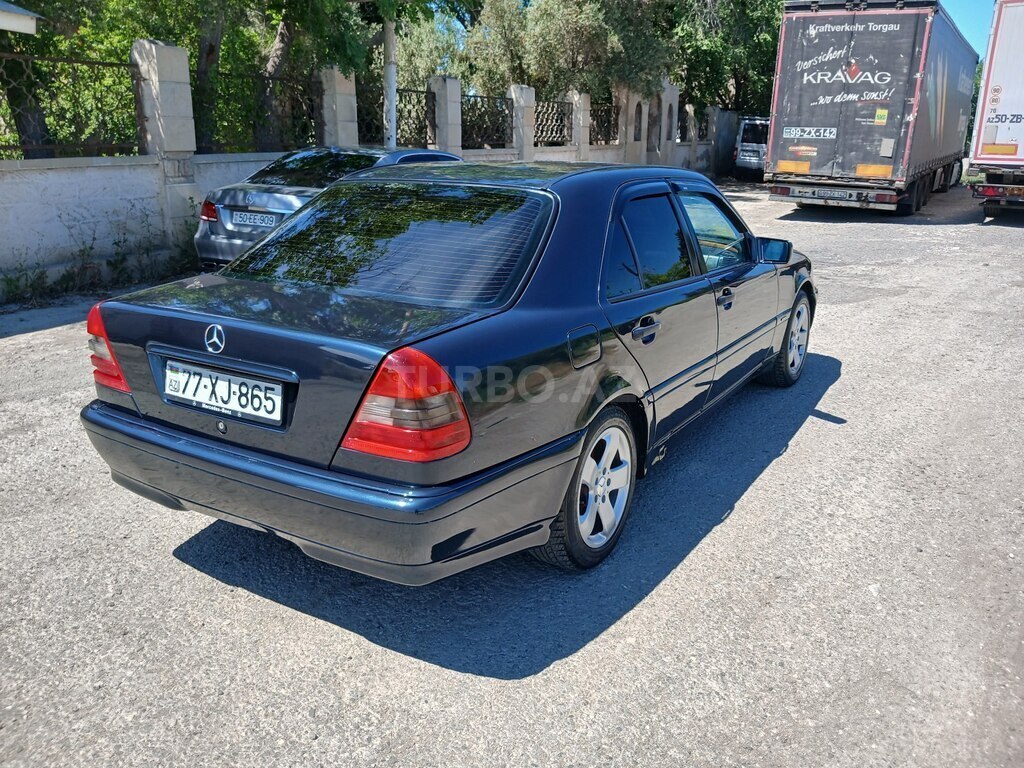 Mercedes C 180
