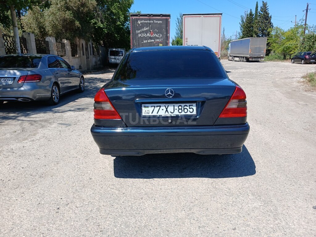 Mercedes C 180