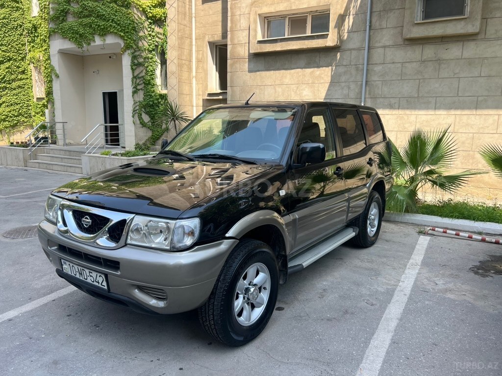 Nissan Terrano II