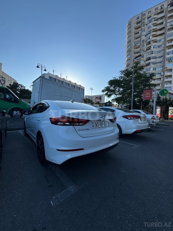 Hyundai Elantra