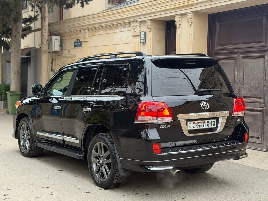 Toyota Land Cruiser