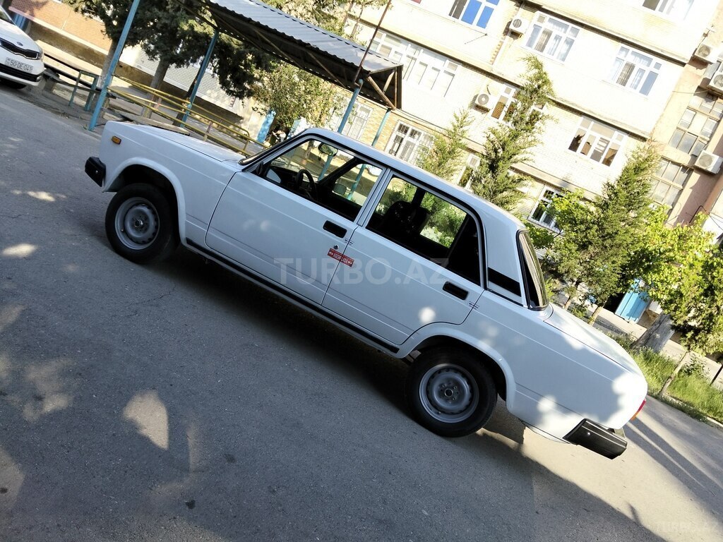 LADA (VAZ) 2107