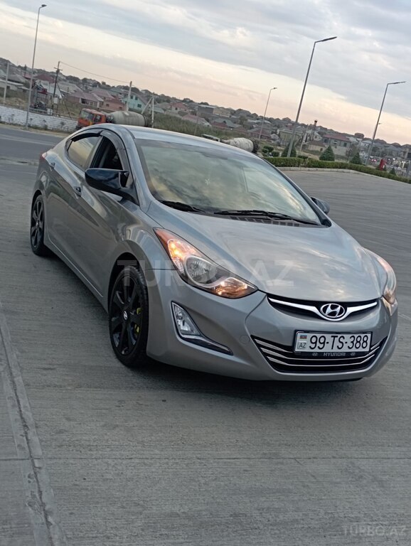 Hyundai Elantra