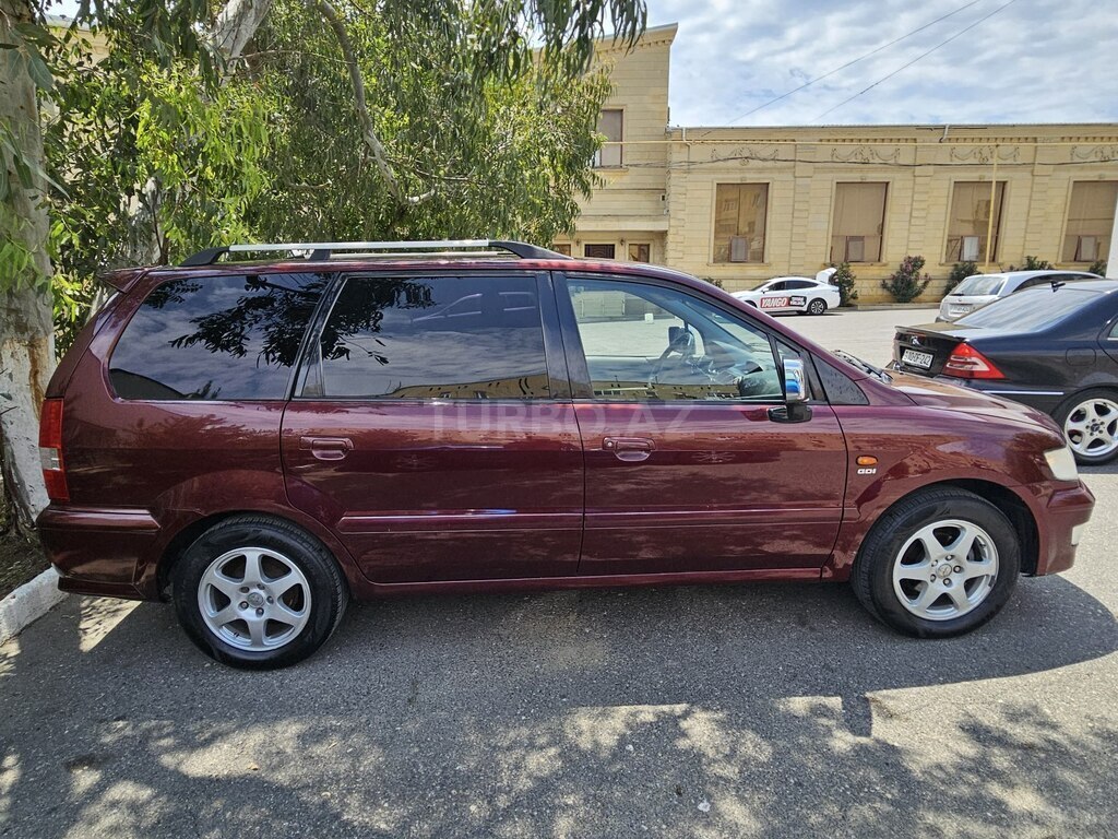 Mitsubishi Chariot Grandis