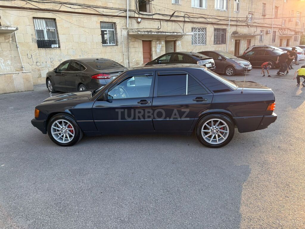 Mercedes 190