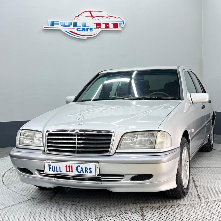 Mercedes C 200