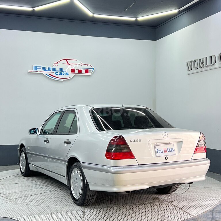 Mercedes C 200