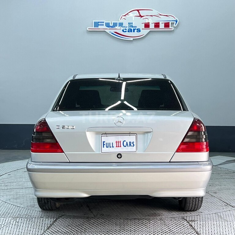 Mercedes C 200