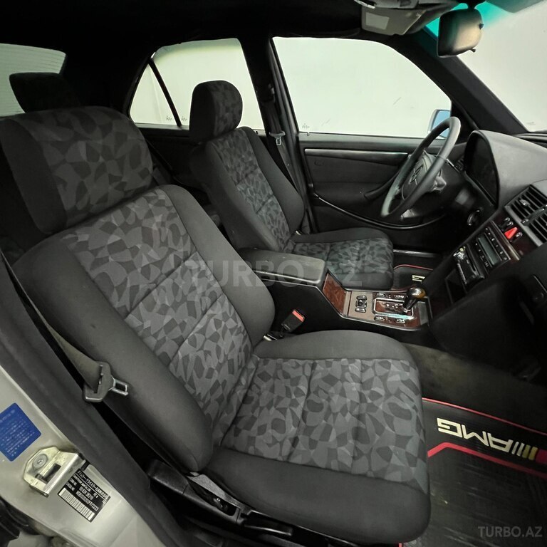 Mercedes C 200