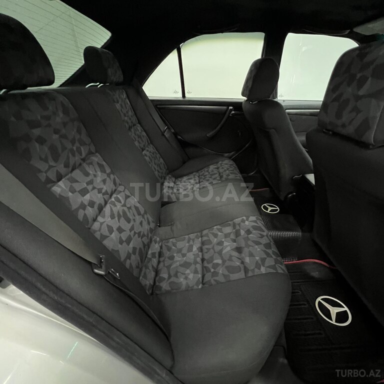 Mercedes C 200