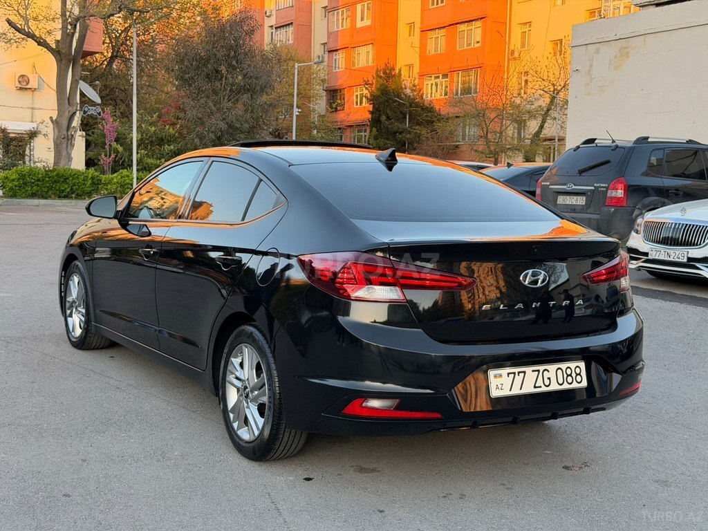 Hyundai Elantra