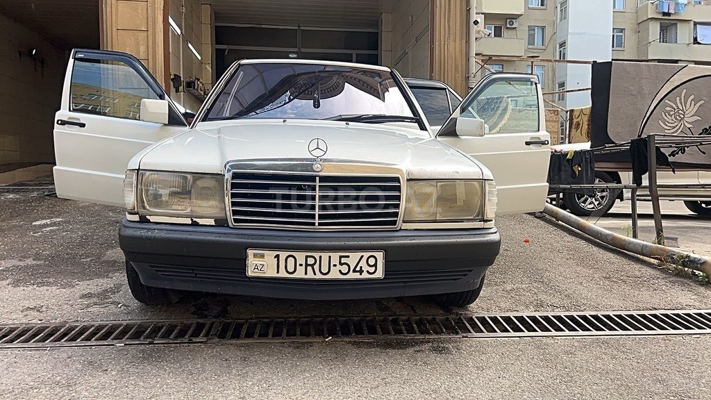 Mercedes 190