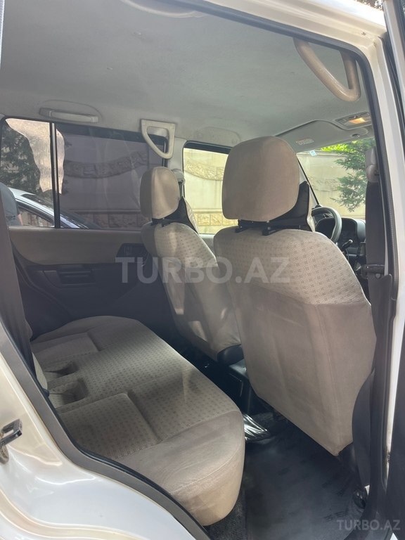 Mitsubishi Pajero io
