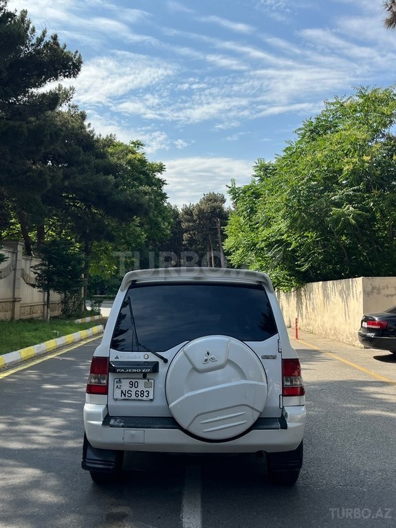Mitsubishi Pajero io