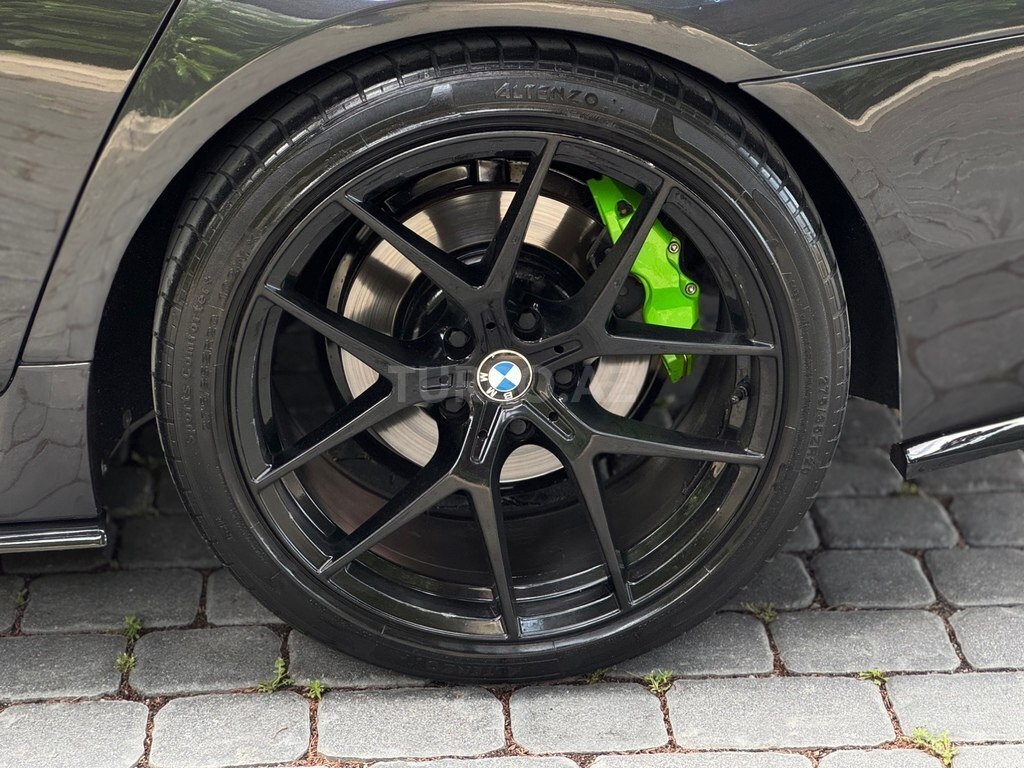 BMW 528
