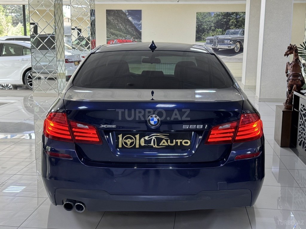 BMW 528