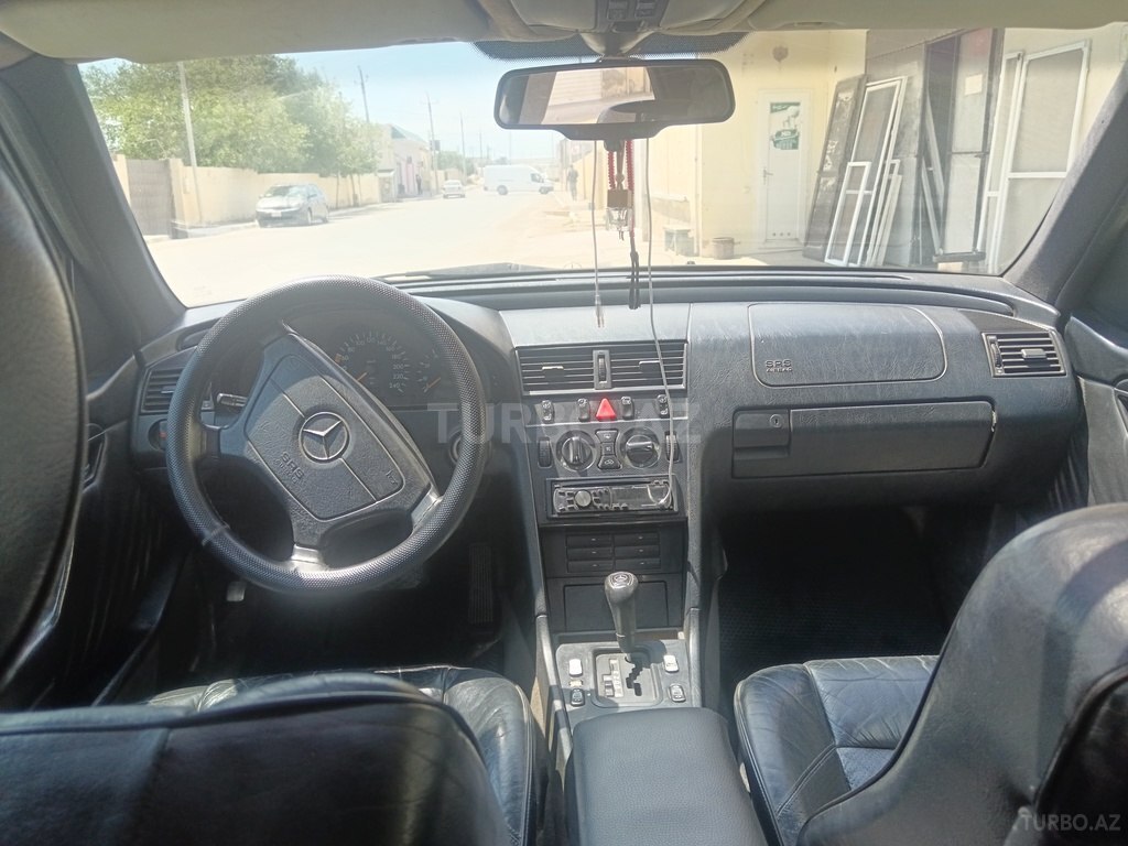 Mercedes C 220