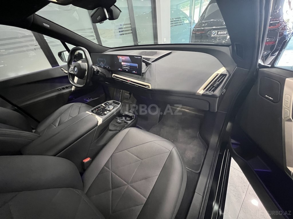 BMW iX
