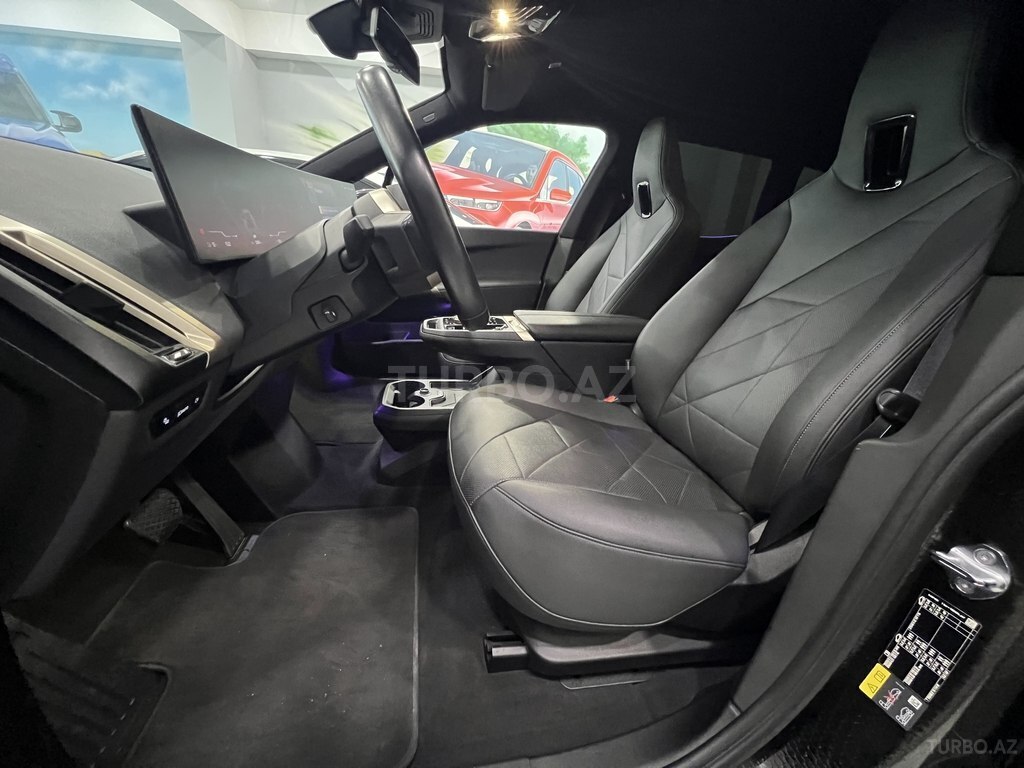 BMW iX