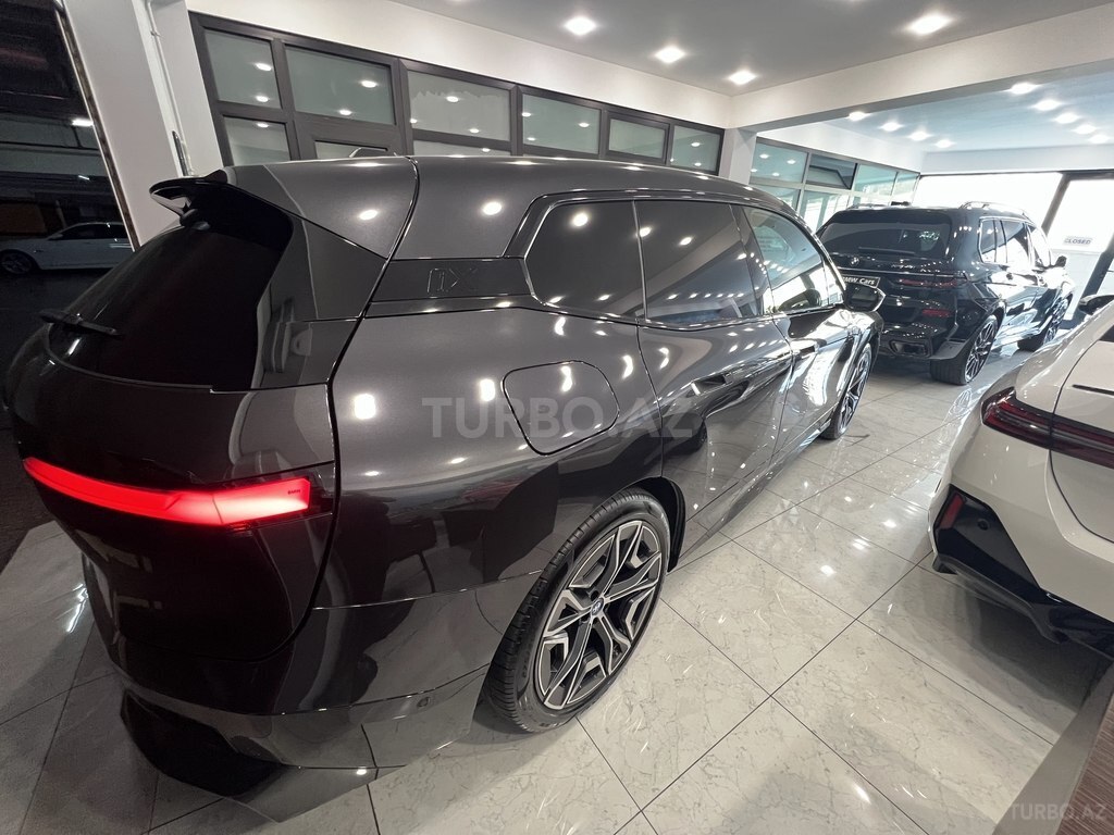 BMW iX